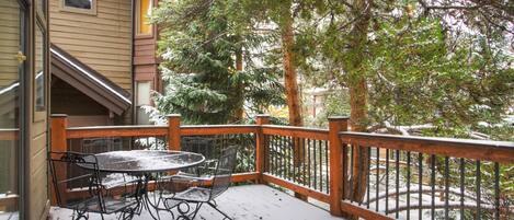 Premier Townhome | Terrace/patio