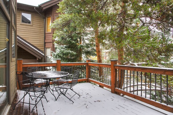 Premier Townhome | Terrace/patio
