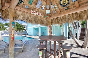 Outdoor dining - Crain's Perch will Wow you! (Fort Myers Beach)