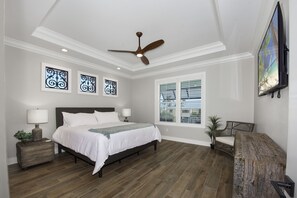 3 bedrooms, iron/ironing board, Internet, bed sheets - Crain's Perch will Wow you! (Fort Myers Beach)