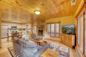 スマートテレビ、暖炉、テレビゲーム