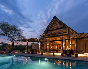 2 outdoor pools - Radisson Safari Hotel Hoedspruit (Hoedspruit)