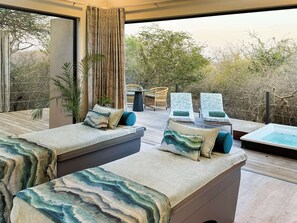 Vartalohoitoja, vartalokääreitä, vartalon kuorintoja, kasvohoitoja