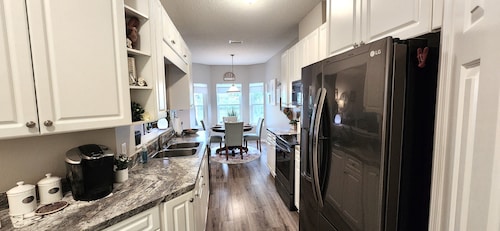  Fairhope - Vacationers Summertime Special!!