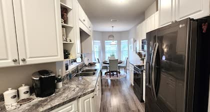 Fairhope - Vacationers Summertime Special!!