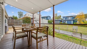 Outdoor dining - Alpine Snow Angels Retreat (Jindabyne)
