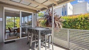 تناول الطعام بالخارج