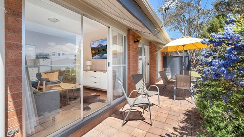 Lake Light Love this spacious and light two bedroom unit