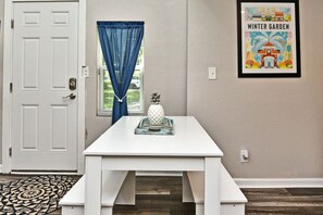 Interior - Adorable 1-bedroom right on the bike trail (Winter Garden)