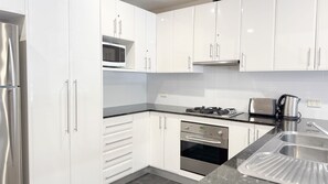 Micro-ondas, fogão, cooktop, lava-louças