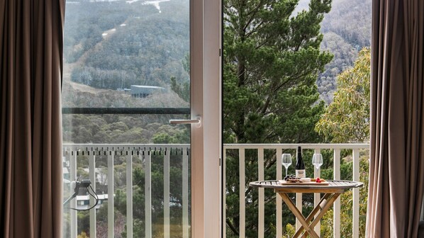 Interior - Byadbo 10 is a newly refurbished two-bedroom apartment in Thredbo. (Thredbo)