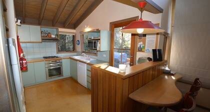 Hi Plains Garadyigan Chalet is nestled in the natural bush setting of Woodridge