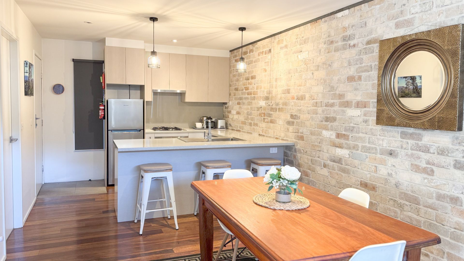 Mikrovågsugn, ugn, spishäll och diskmaskin