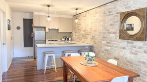 Mikrowelle, Ofen, Herdplatte, Geschirrspüler