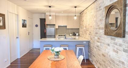 Iron Bark Chalet is a spacious, deluxe one-bedroom chalet.