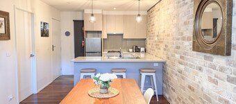 Iron Bark Chalet is a spacious, deluxe one-bedroom chalet.