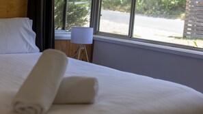 4 bedrooms, WiFi, bed sheets