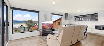 Little Bivvy located high up in Tyrolean Village with spectacular views over Lake Jindabyne