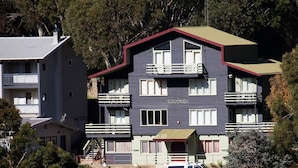 Exterior - Karoonda 6 is warm and welcoming three bedroom apartment. (Thredbo)