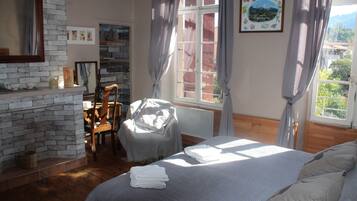 6 chambres, fer et planche Ă repasser, Wi-Fi, draps fournis