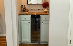 Interior - Fireside 2BR Retreat | Pleasant Ridge | Furnished Stay (Cincinnati)