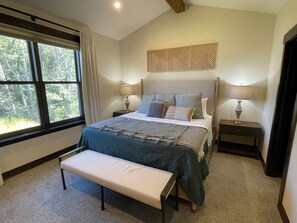 3 Schlafzimmer, Schreibtisch, Bügeleisen/Bügelbrett, WLAN