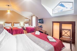 เครื่องนอนระดับพรีเมียม, มินิบาร์, พื้นที่ทำงานแบบใช้แล็ปท็อป