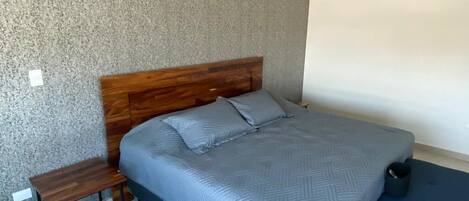 4 bedrooms, WiFi, bed sheets