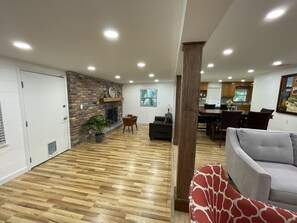TV, fireplace