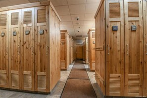 Interior - 2 Minute Walk to the Gondola/Pool and Hot Tub Access/Private Patio (Summit County)
