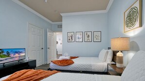 2 habitaciones, tabla de planchar con plancha, cuna de viaje y wifi