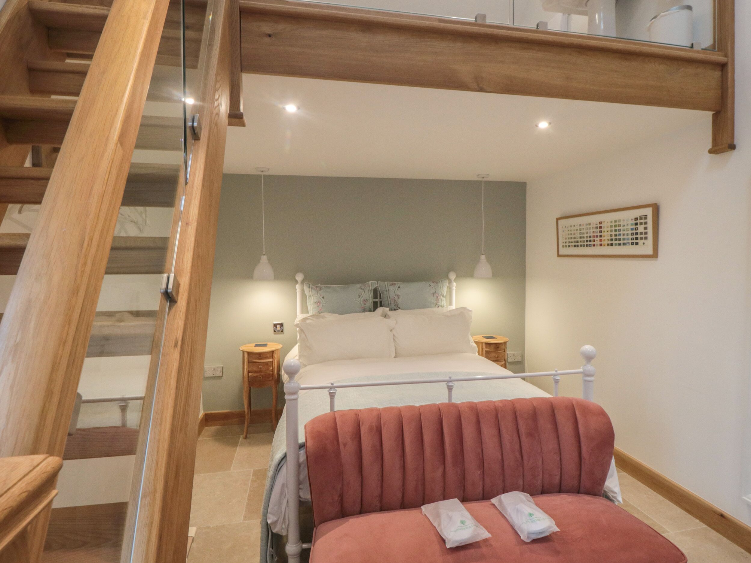 3 bedrooms, individually decorated, individually furnished, free WiFi