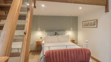 3 bedrooms, individually decorated, individually furnished, free WiFi