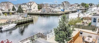 Cozy home on the water. Pet friendly and just a 5 minute drive to LBI beaches!
