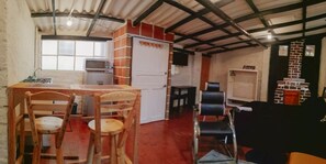Gallery Studio, 1 King Bed | Free WiFi