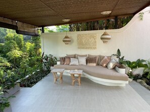 Terrace/patio - Dancing Orchid Villas (Ubud)