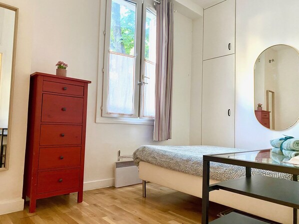 2 bedrooms, WiFi, bed sheets