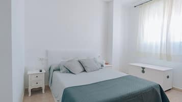 2 slaapkamers, een strijkplank/strijkijzer, gratis wifi, beddengoed