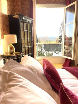 Classic Double Room | In-room safe, soundproofing, free WiFi, bed sheets - Château de la Marjolaine (Essomes-sur-Marne)