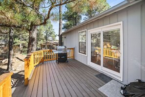 Terrace/patio - Cozy alpine retreat (Flagstaff)