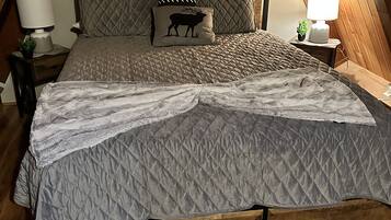 2 bedrooms, travel crib, WiFi, bed sheets