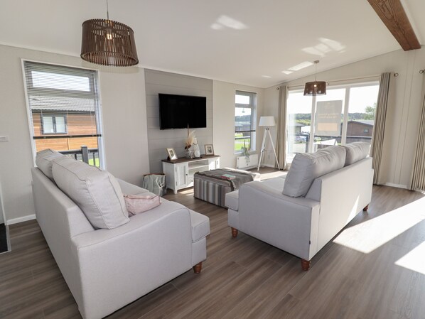 Living area - 35 Delamere Point (Northwich)