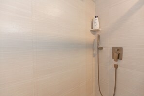 Hair dryer, towels