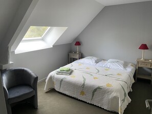 4 bedrooms, iron/ironing board, travel cot, bed sheets