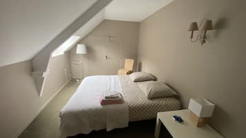 4 Schlafzimmer, Bügeleisen/Bügelbrett, Reisekinderbett, Bettwäsche