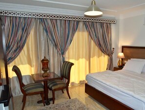 Deluxe Double Room | Desk, iron/ironing board, free WiFi - KING KHOUFO HOTEL (Giza)