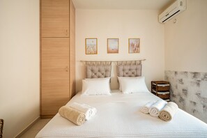 2 bedrooms, iron/ironing board, travel crib, free WiFi