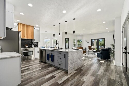 Private Oasis On 2 Acres w/ Indoor Pool & Theater!