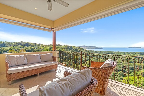 Property grounds - Papagayo Penthouse | Private Pool & Sunset Views (Playa Panama)