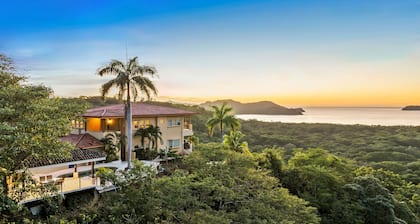 Papagayo Penthouse | Private Pool & Sunset Views